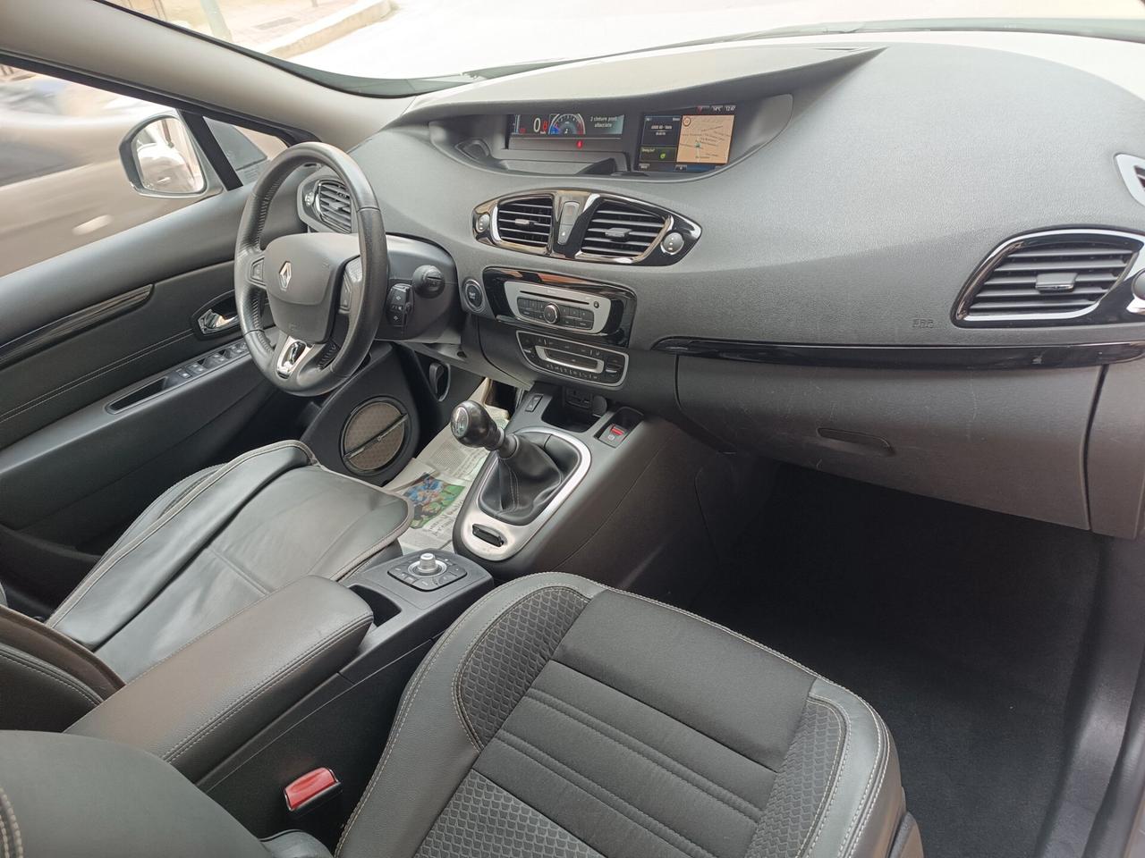 Renault Scenic Scénic dCi 110 CV LIMITED BOSE NAVI CAMERA