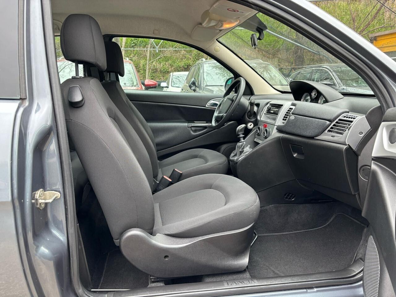 Lancia Ypsilon 1.2 69 CV Unyca OK Neopatentati