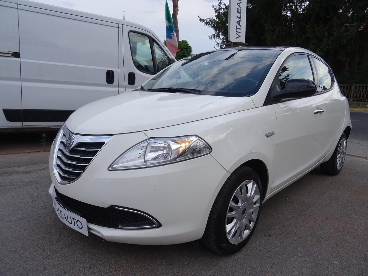 Lancia Ypsilon 1.2 69 CV 5p S&S TETTO APRIBILE