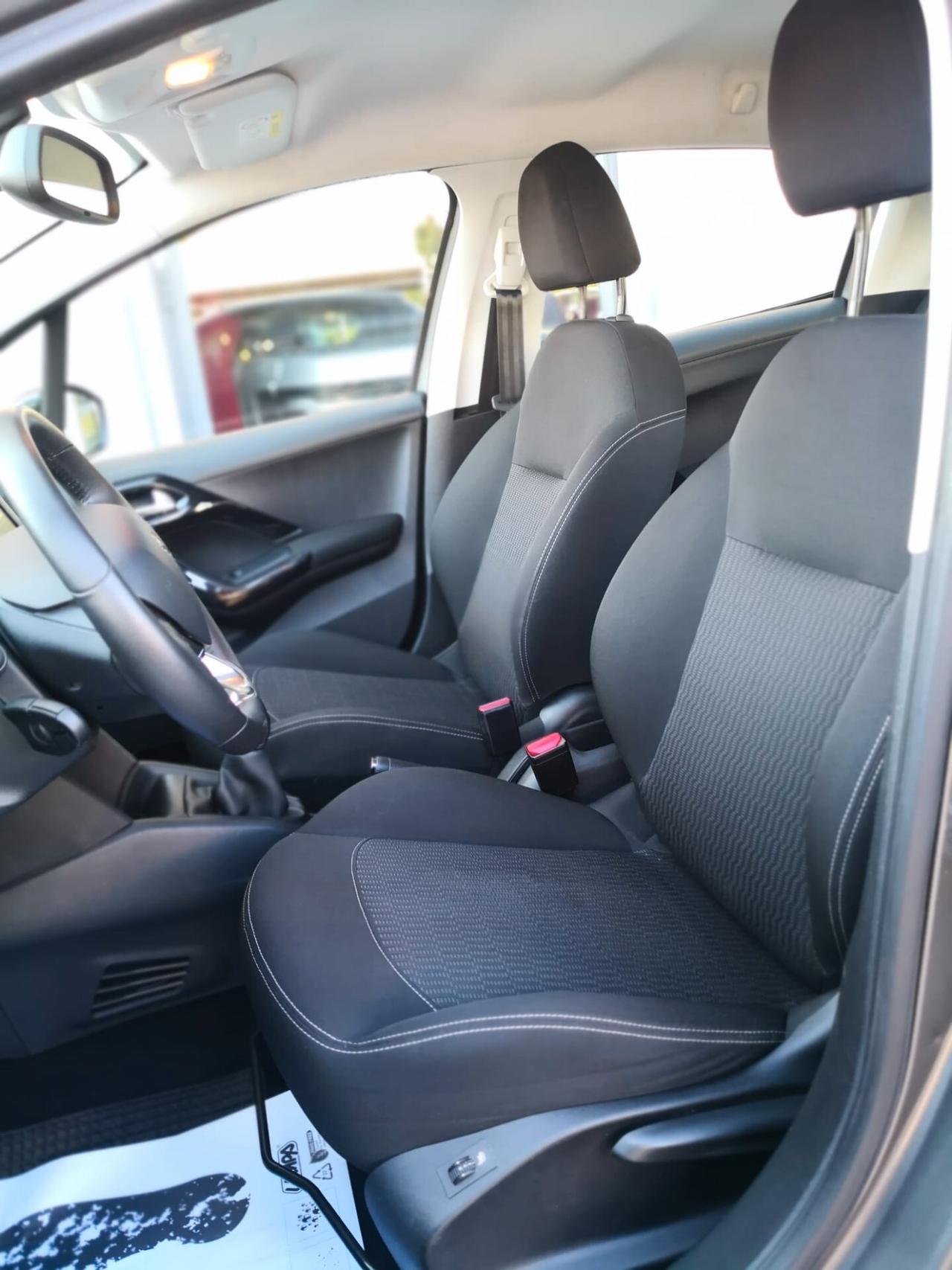 Peugeot 208 PureTech 1.2 82CV ***NEOPATENTATI***