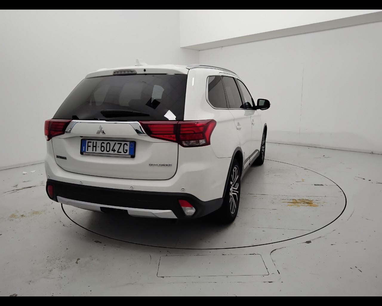 MITSUBISHI Outlander III 2016 - Outlander 2.2 Instyle Plus Sda Diam.Pac
