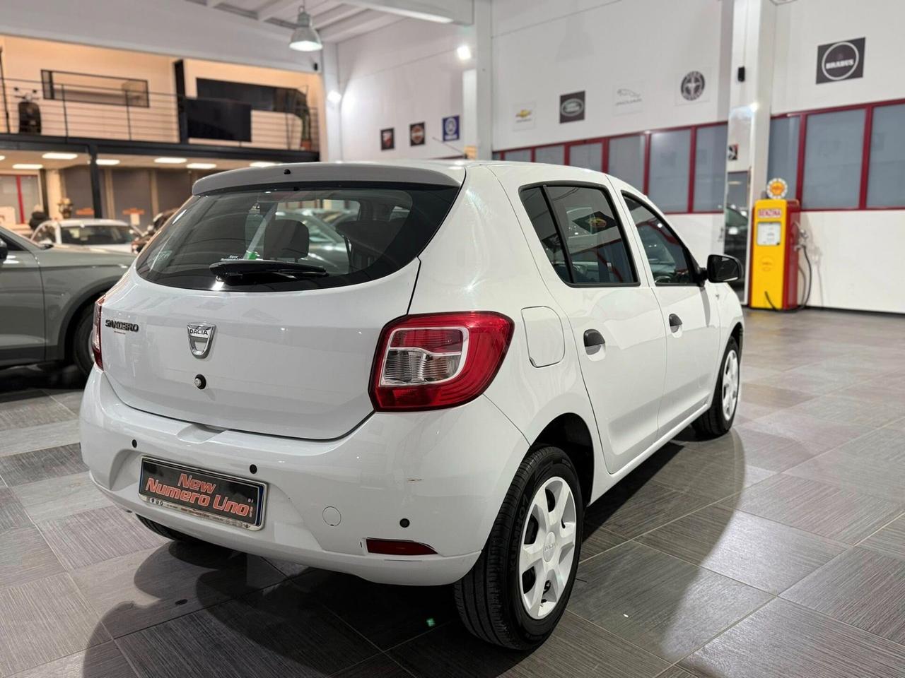 Dacia Sandero 1.2 benzina 75CV Serie Speciale Laureate Family