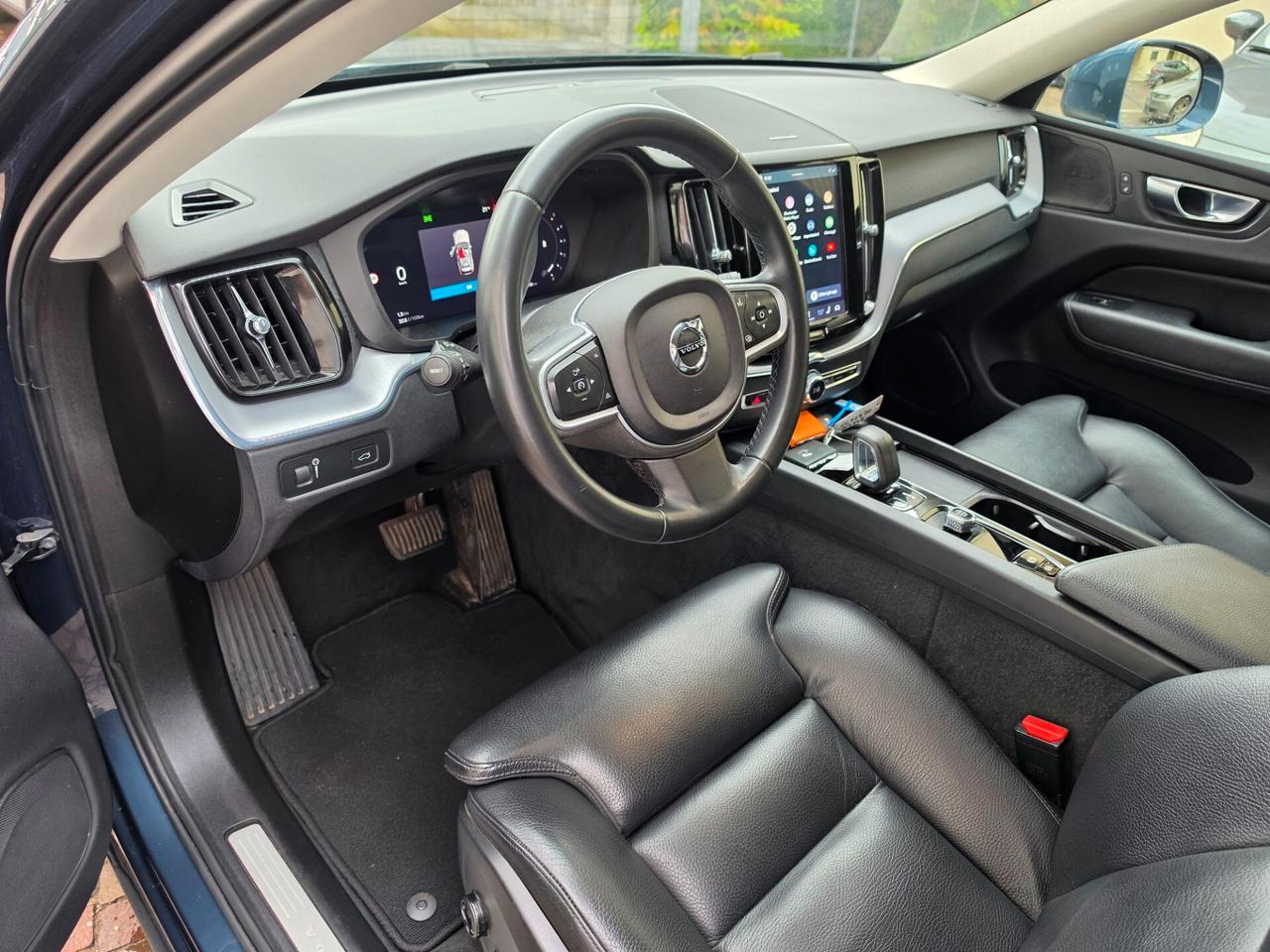 Volvo XC 60 XC60 B4 (d) AWD Geartronic Momentum Pro