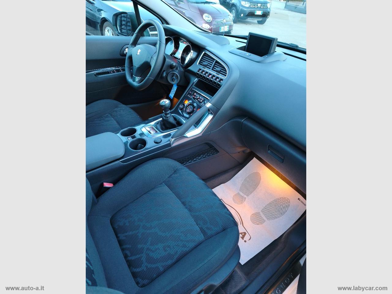 PEUGEOT 3008 1.6 HDi 115 CV Allure