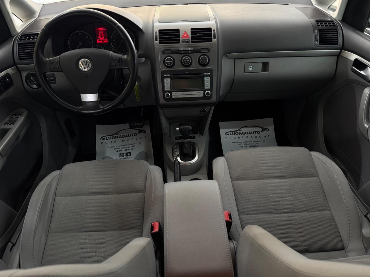 Volkswagen Touran 2.0 F DSG Highline