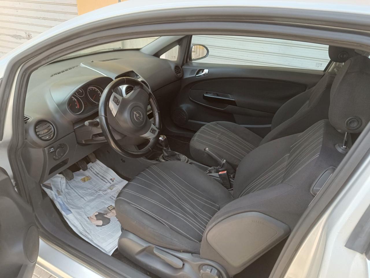 Opel Corsa 1.2 80CV 3 porte GPL-TECH Club