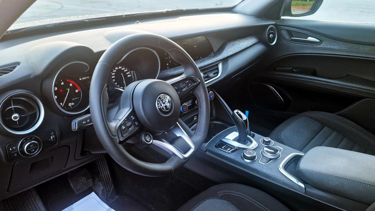 Alfa Romeo Stelvio 2.2 Turbodiesel 160 CV AT8 RWD