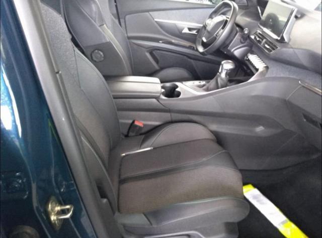 PEUGEOT 5008 PureTech Turbo 130 S&S Allure Pack