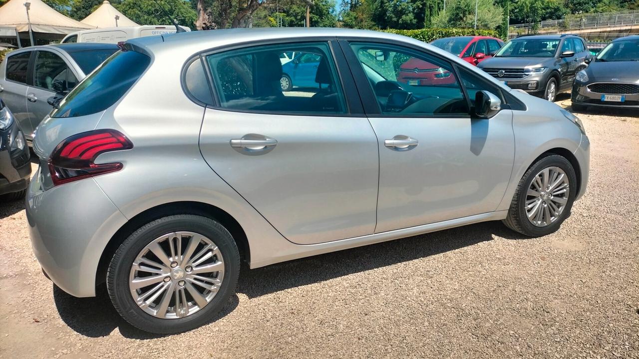 Peugeot 208 PureTech 82 5p. GPL *KM82000** PREZZO REALE