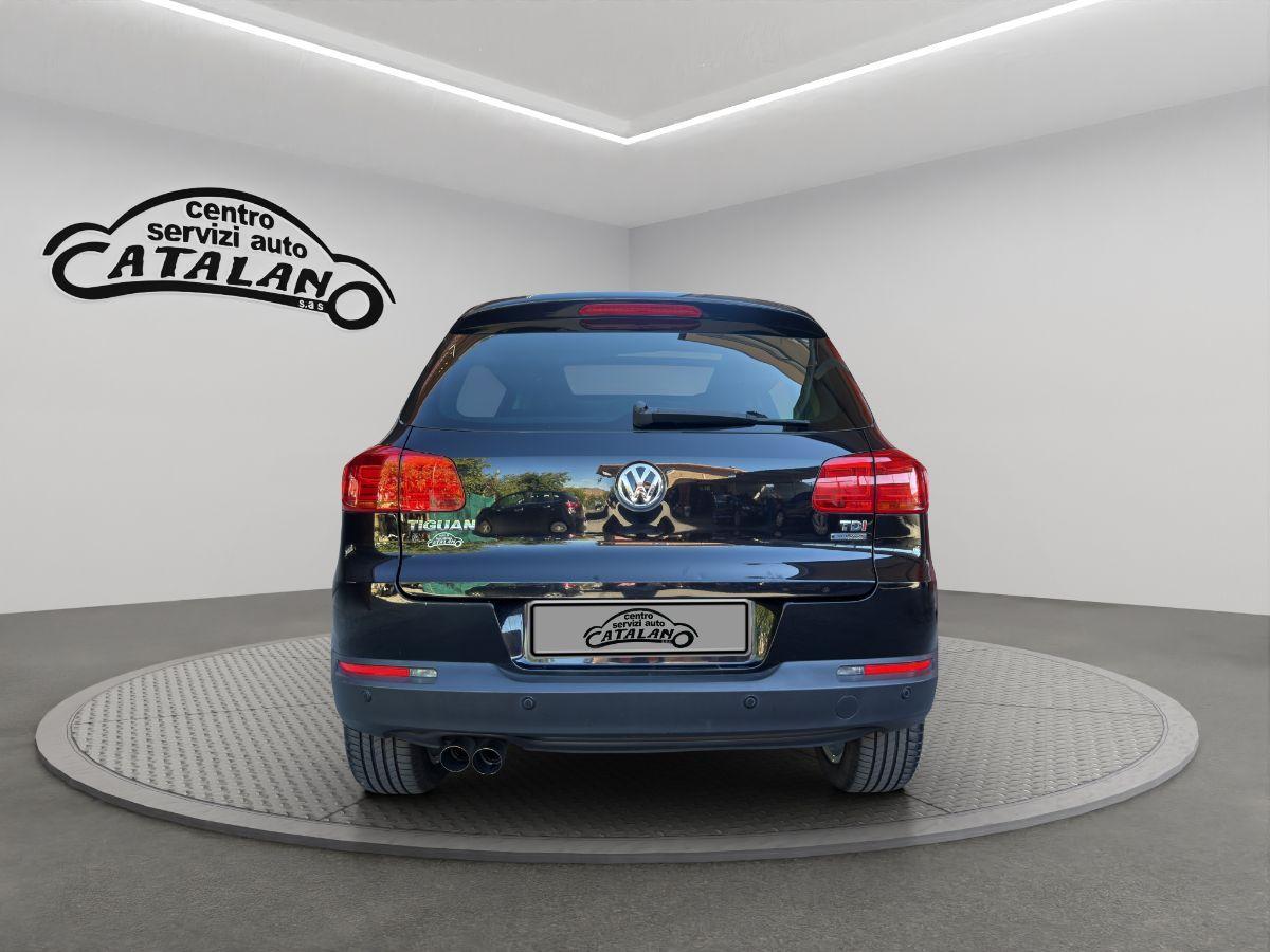VOLKSWAGEN - Tiguan - 2.0 TDI 110 CV Sport BlueMotion Technology TETTO APRIBILE