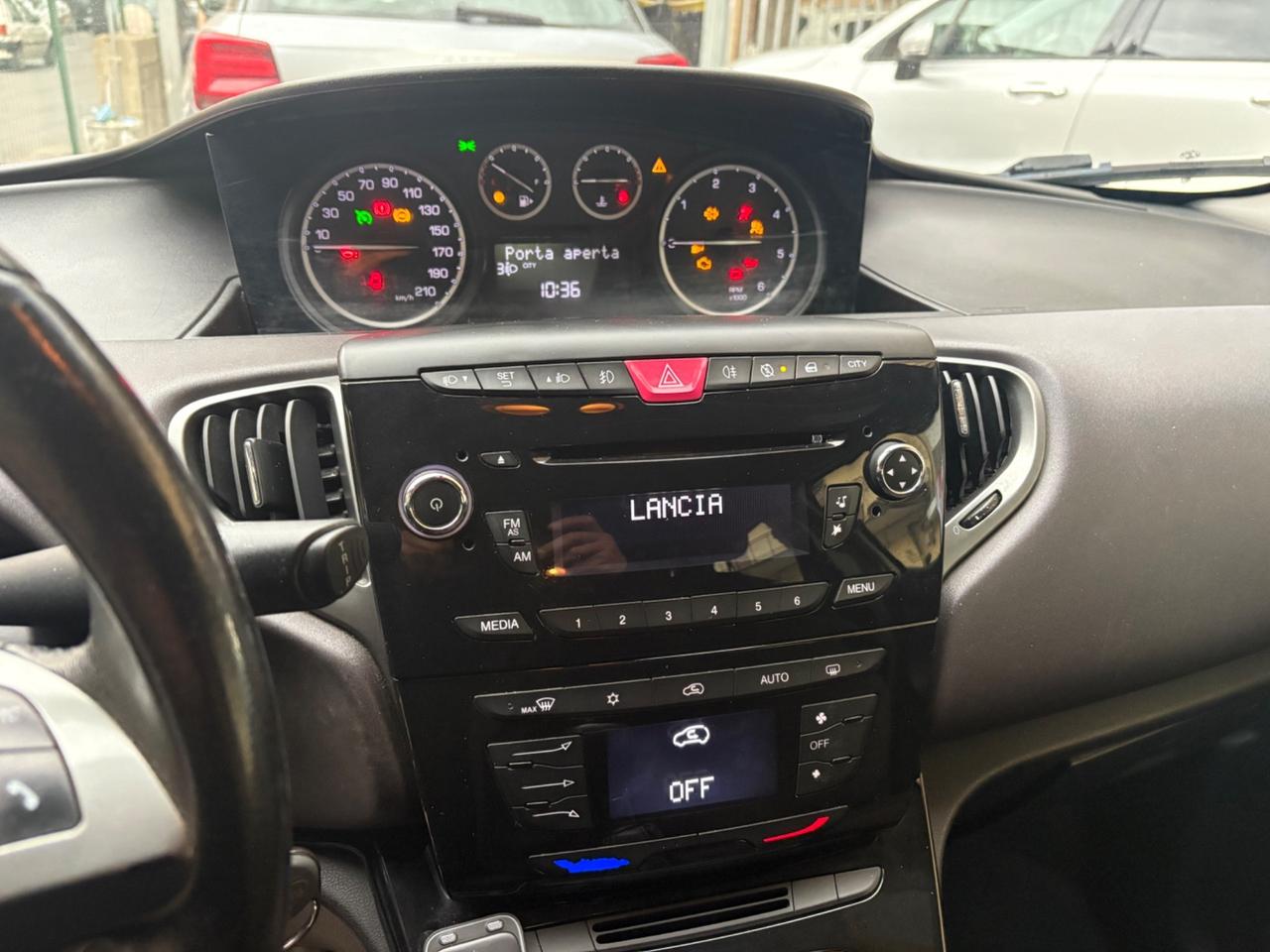 Lancia Ypsilon 1.3 MJT 16V 95 CV 5 porte S&S Silver