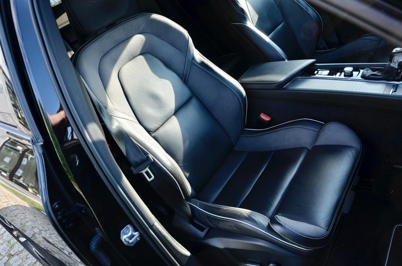 VOLVO XC60 2.0 d4 R-DESIGN AWD 190cv GEARTRONIC, UNICOPROPRIETARIO, UFF ITALIANA, EURO 6D, FULL LED, NAVI, 19", PERMUTE