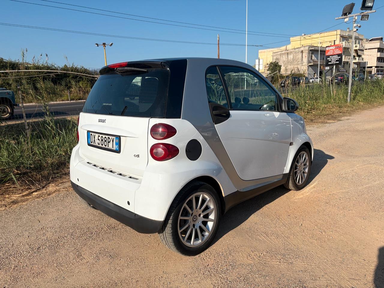 SMART FORTWO 451 800CDI 45CV 180.000 KM ADATTA NEOPATENTATI