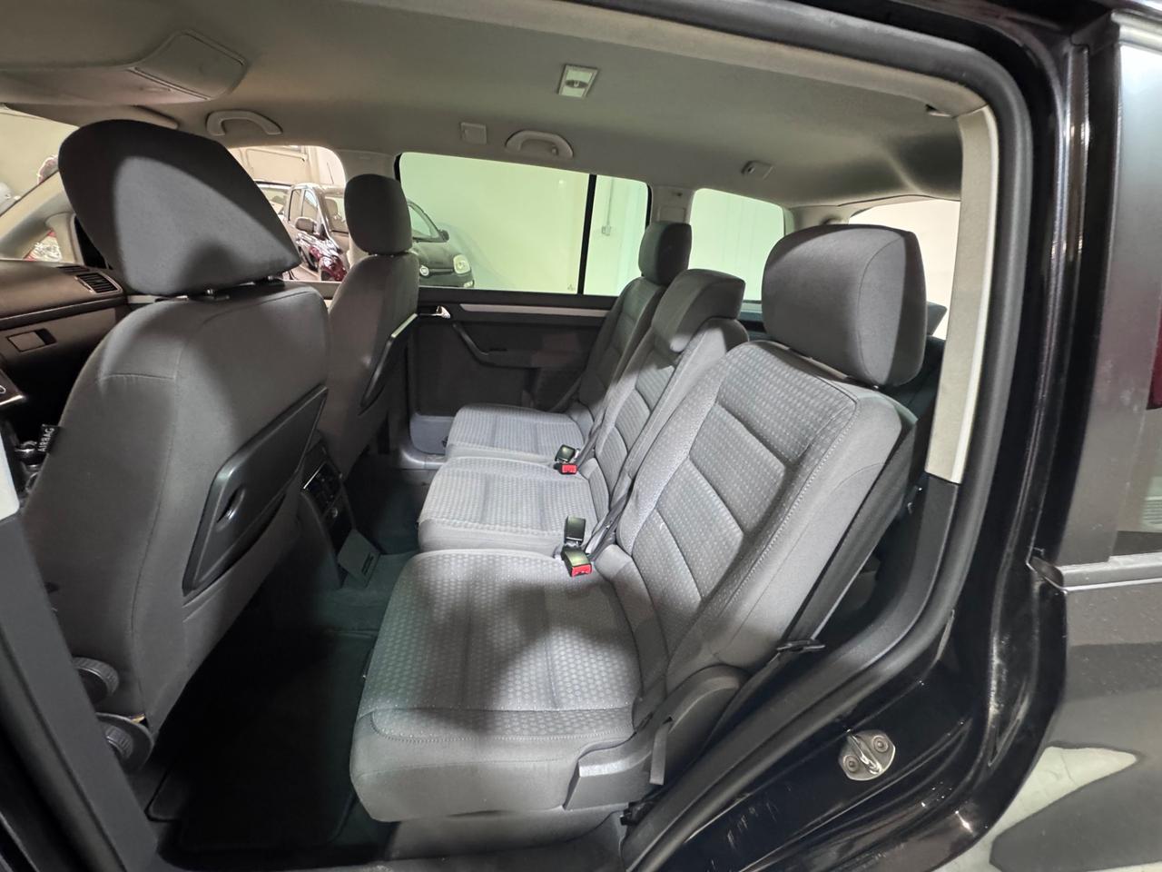 Volkswagen Touran 1.6 16V FSI Highline