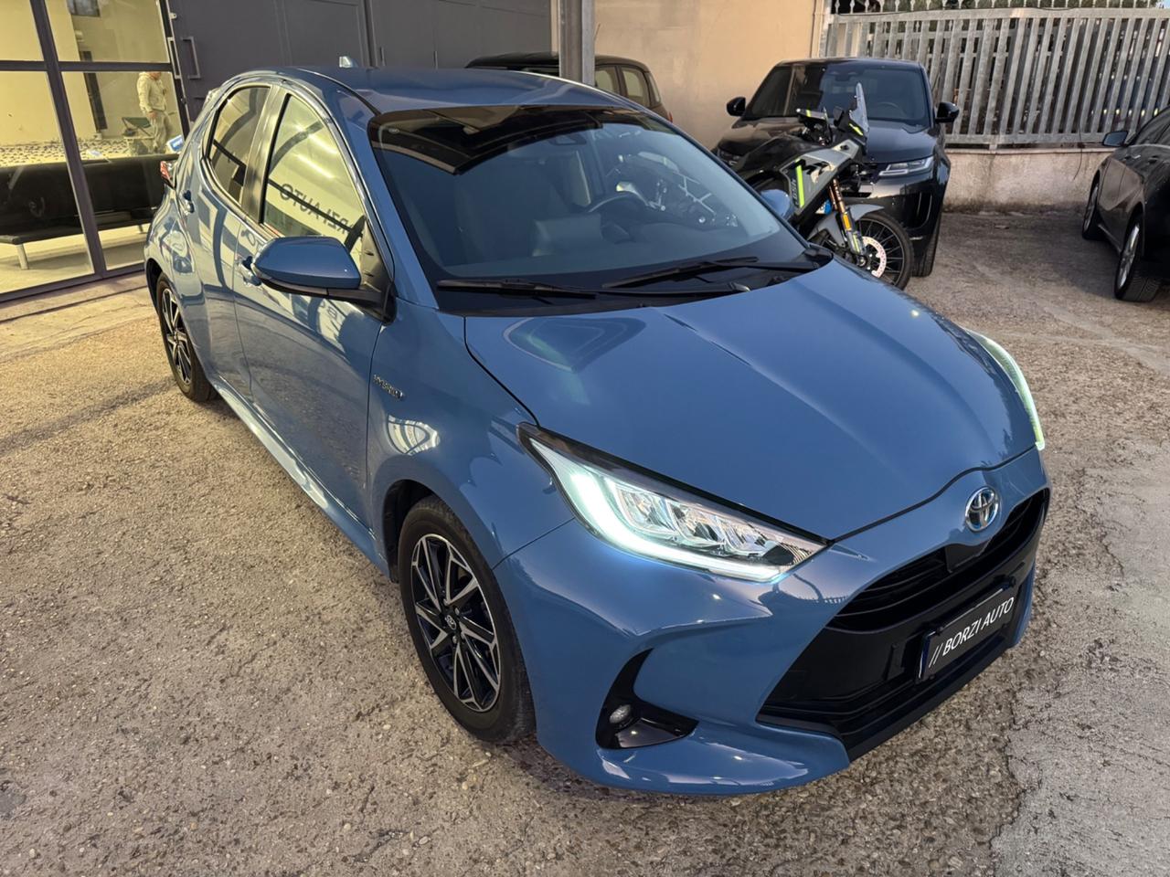 Toyota Yaris 1.5 Hybrid PROMO! FULL LED!