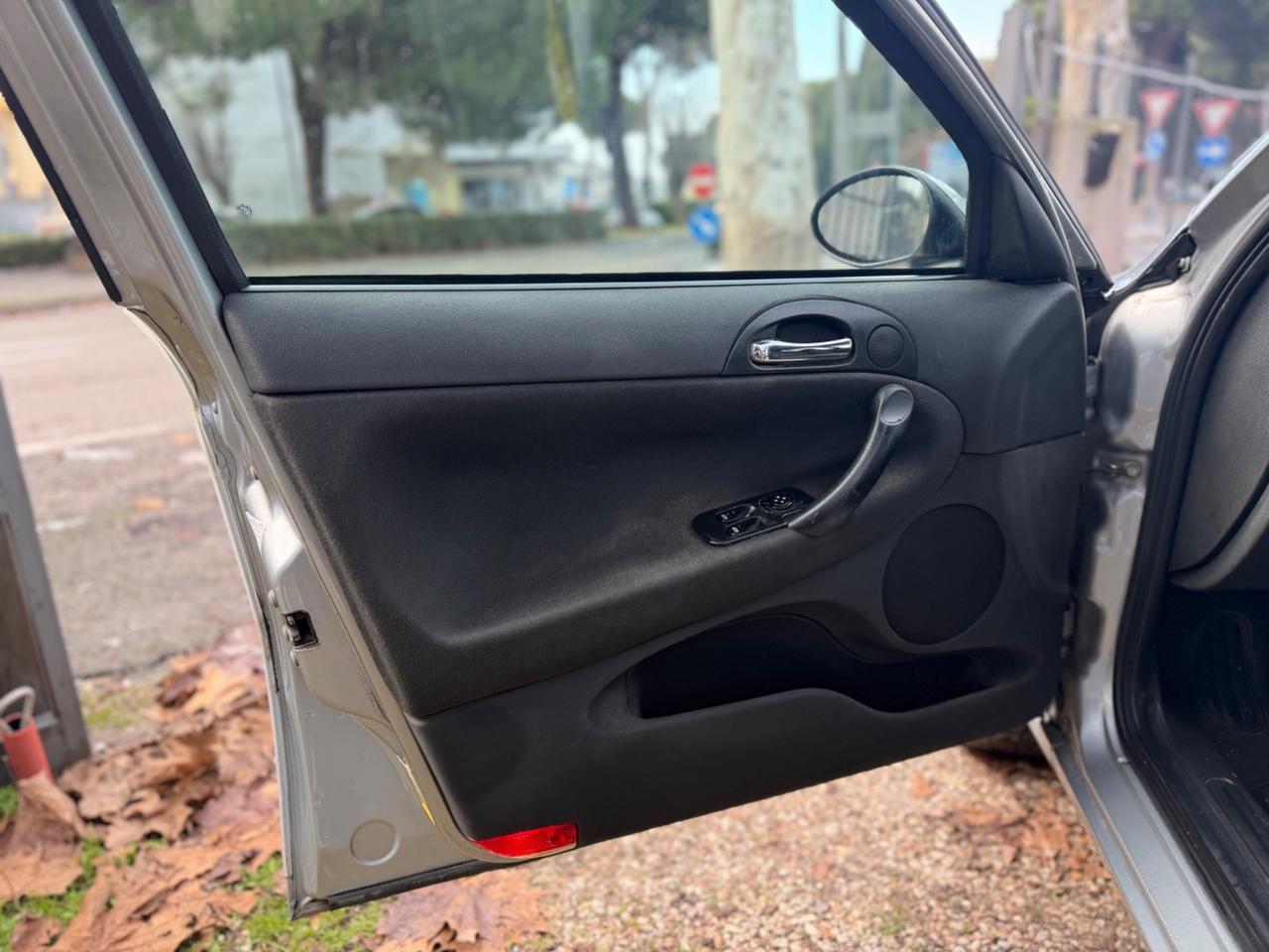 Alfa Romeo 147 1.9 JTD 115CV Distinctive G.Traino