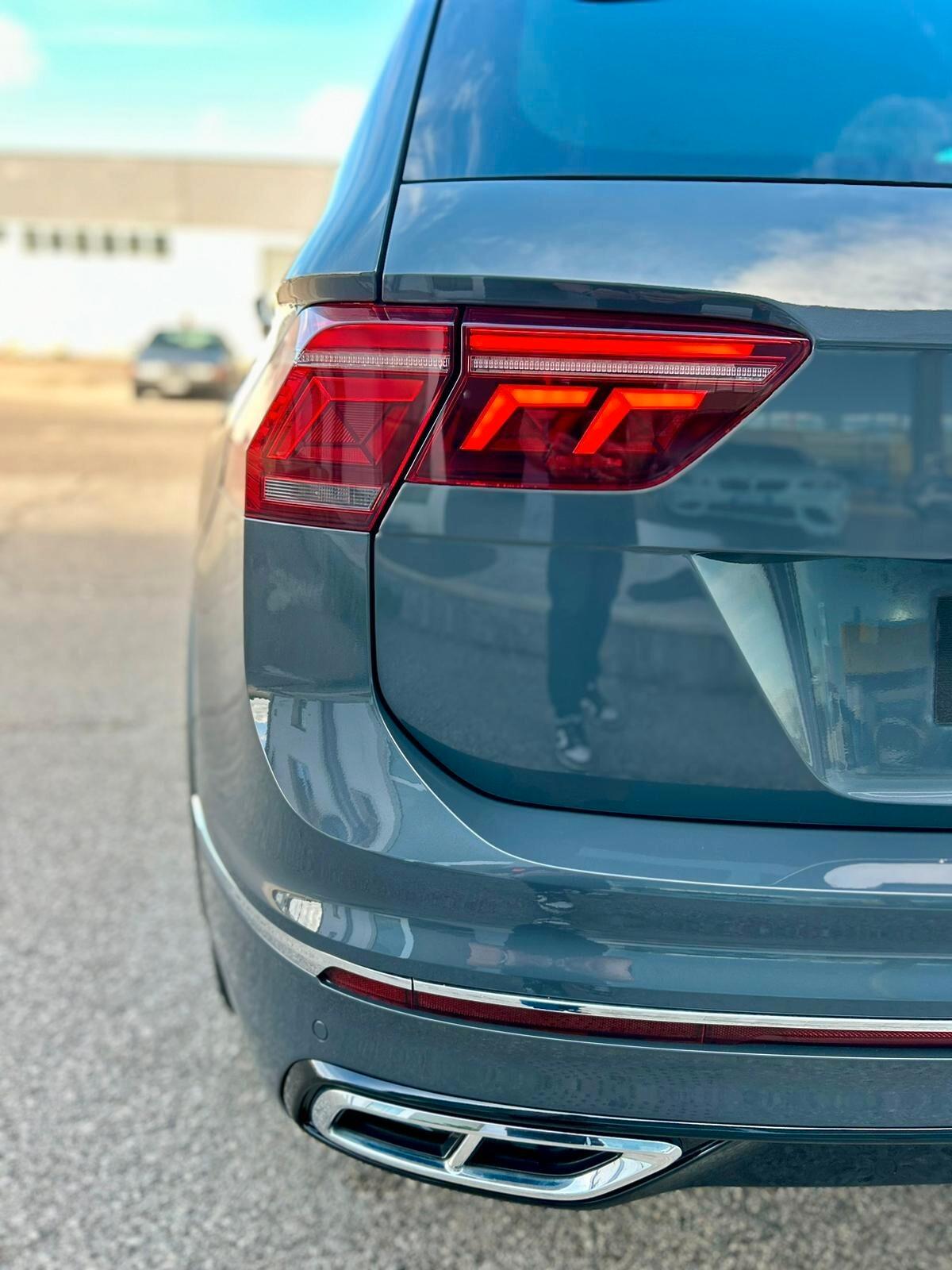 Volkswagen Tiguan 2.0 TDI 150 CV DSG R-Line IVA ESPOSTA