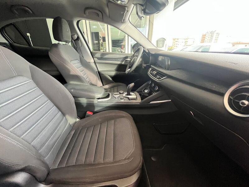 Alfa Romeo Stelvio Stelvio 2.2 t Super rwd 160cv auto