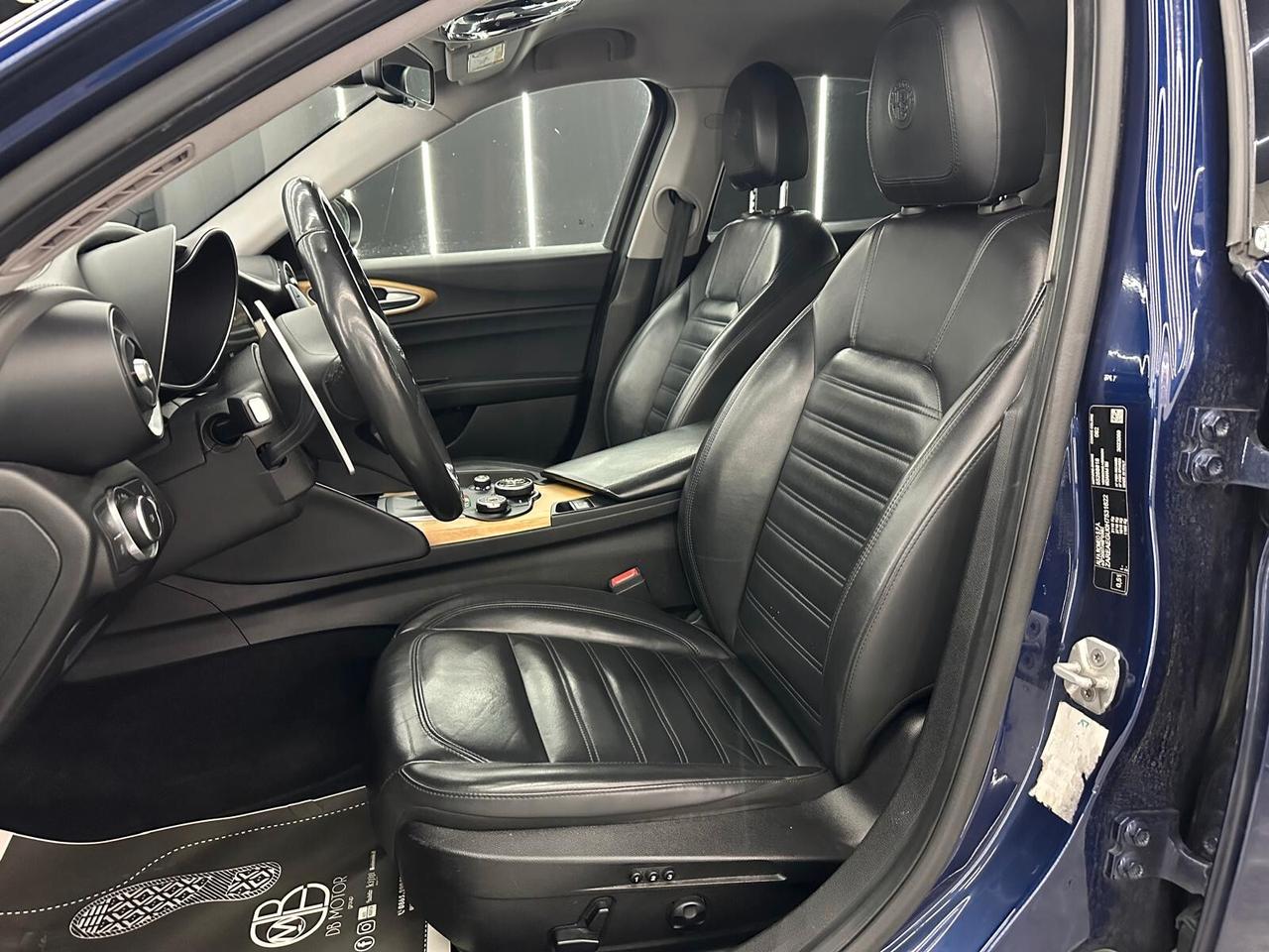 Alfa Romeo Giulia 2.2 Turbodiesel 210 CV AT8 AWD Q4 Veloce