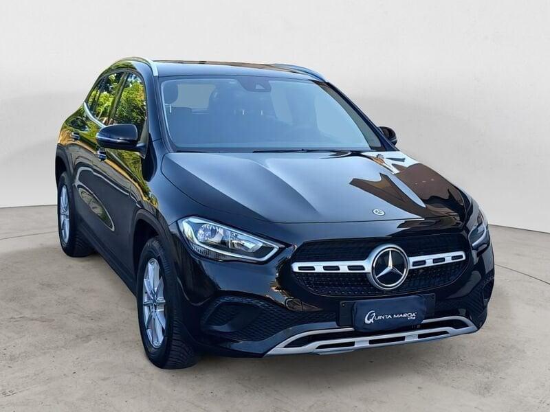 Mercedes-Benz GLA 200d AUTO/RETROCAM.