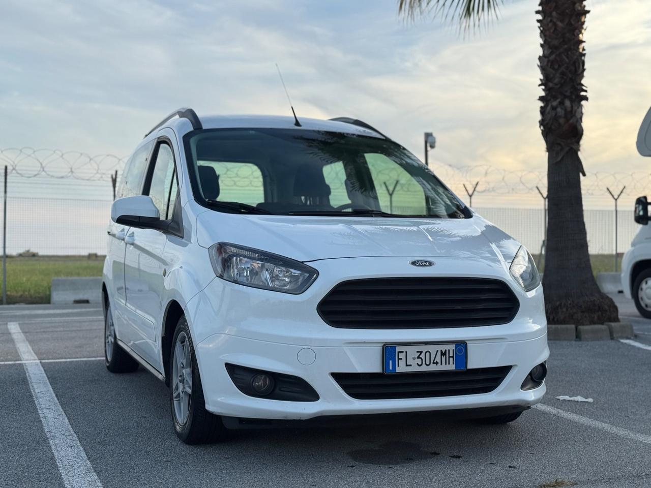 FORD TOURNEO COURIER 1.0ECOBOOST 12MESI DI GARANZIA
