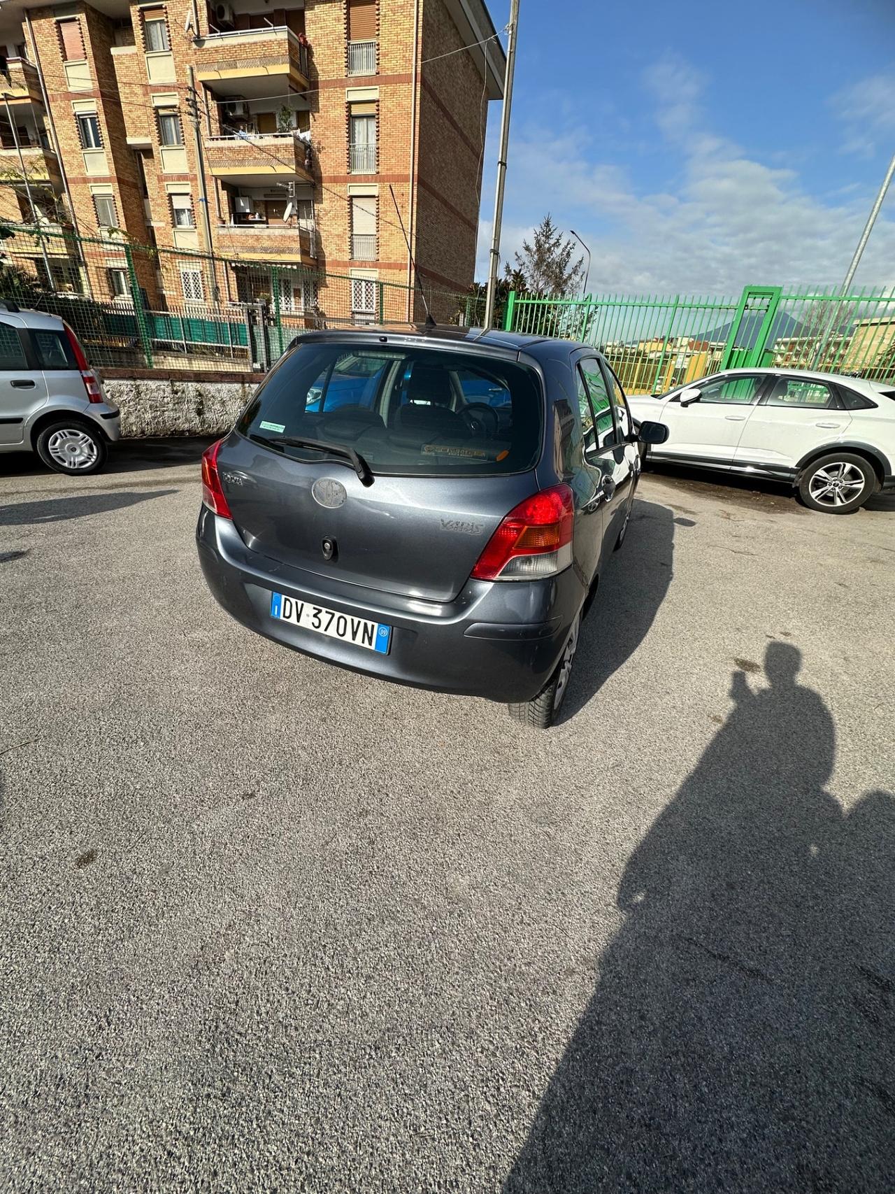 Toyota Yaris 1.0 5 porte Luxury pack