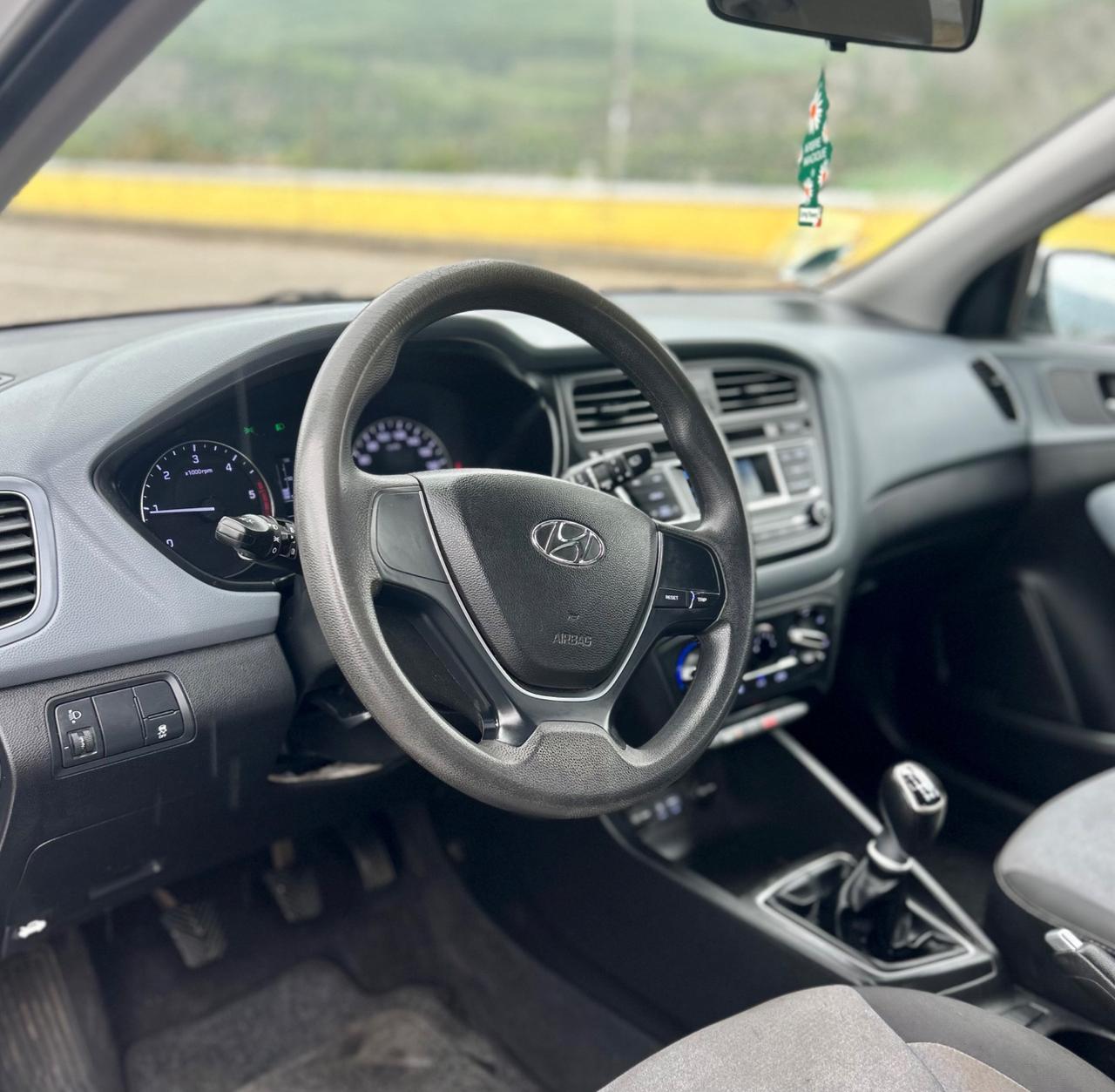 Hyundai i20 CRDi 5p EURO 6 Neopatentati 2015