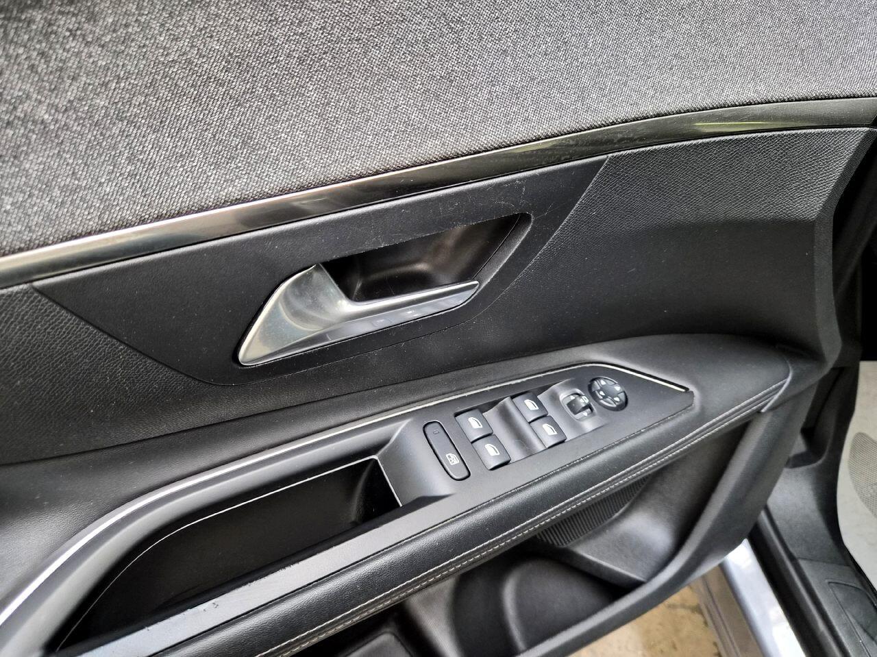 Peugeot 3008 Allure 1.2 Full Optional 130cv
