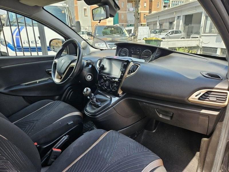 Lancia Ypsilon 1.0 FireFly 70cv Hybrid Alberta Ferretti