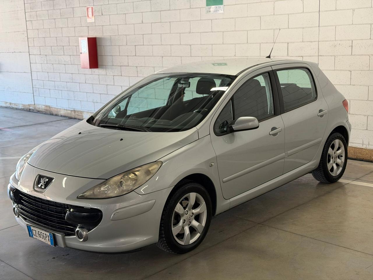 Peugeot 207 1.6 109CV 5p. XSI