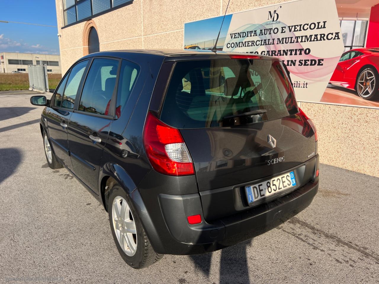 RENAULT Scénic 1.9 dCi 130 CV Dynamique