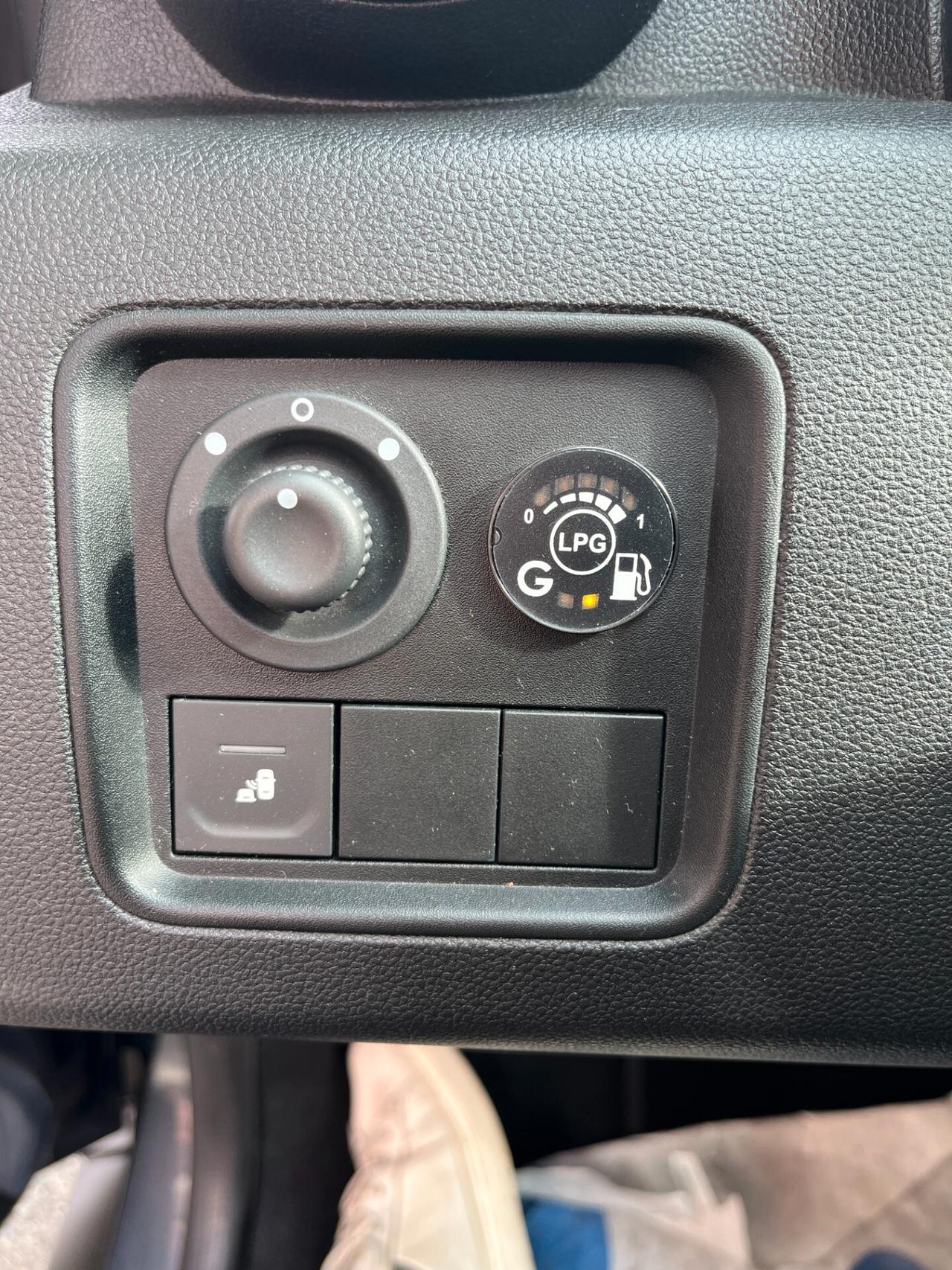 Dacia Duster BENZINA/GPL Prestige - 30.000 KM