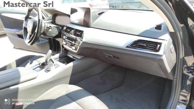 BMW 530 Serie 5 2020 Berlina LCI 530e Business auto - GF32