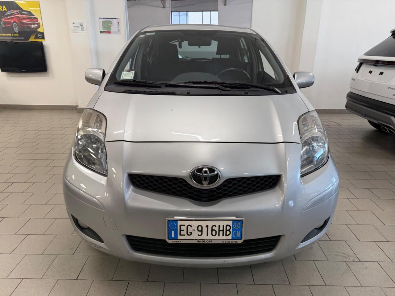 Toyota Yaris 1.0 5 porte Sol