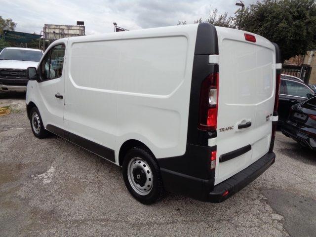 FIAT Ducato RENAULT TRAFIC 1600 DCI 120CV CLIMA PDC ITALIA