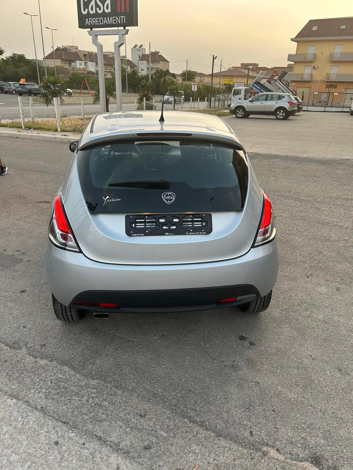 Lancia Ypsilon 1.3 MJT 16V 95 CV 5 porte S&S Silver