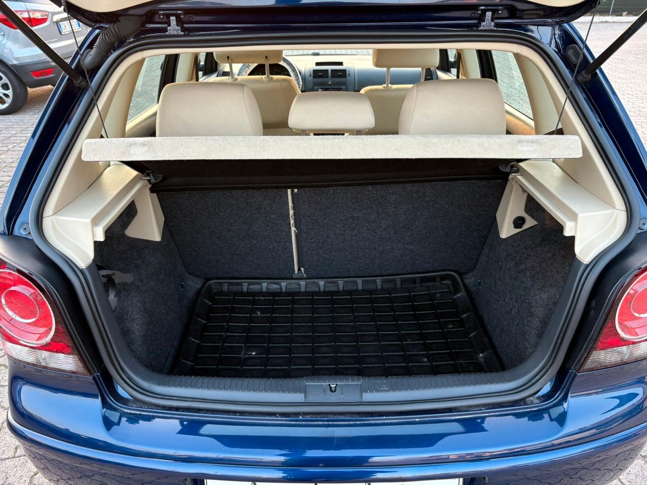 VOLKSWAGEN POLO NEOPATENTATI AUTOMATICO KM 104.559