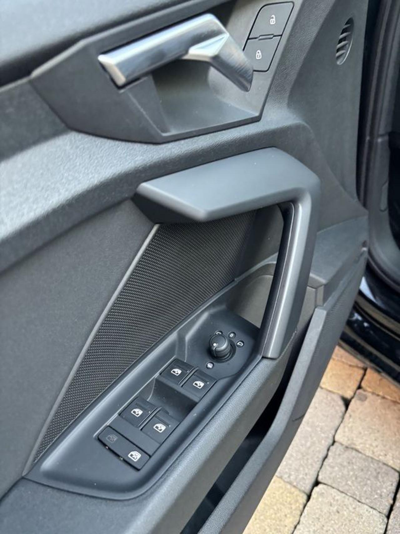 Audi A3 SPB 30 TDI S tronic Business LED-NAVI