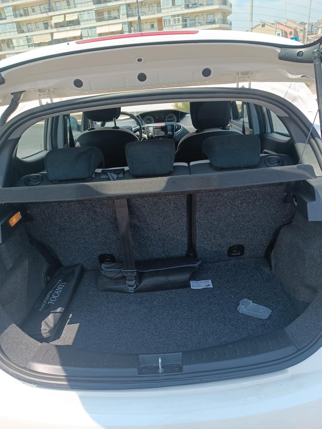 Lancia Ypsilon 1.2 69 CV 5 porte GPL Ecochic Gold