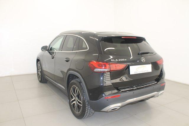 MERCEDES-BENZ GLA 200 d Automatic Premium