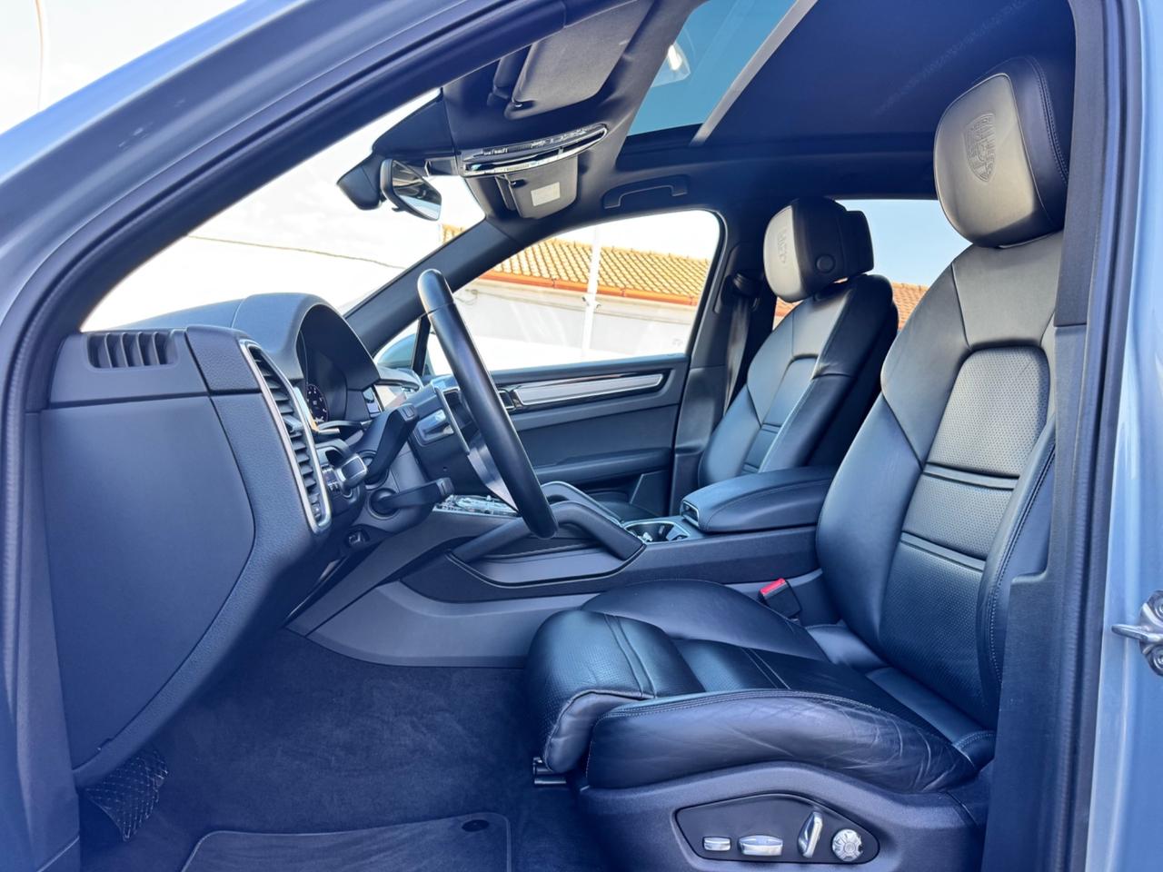 Porsche Cayenne 3.0 V6 E-Hybrid open edition uni pro italia
