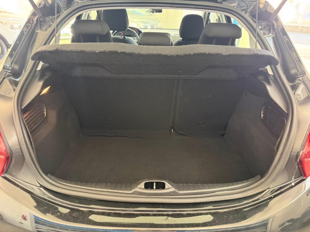 Peugeot 208 82CV 5 porte NEOPATENTATI