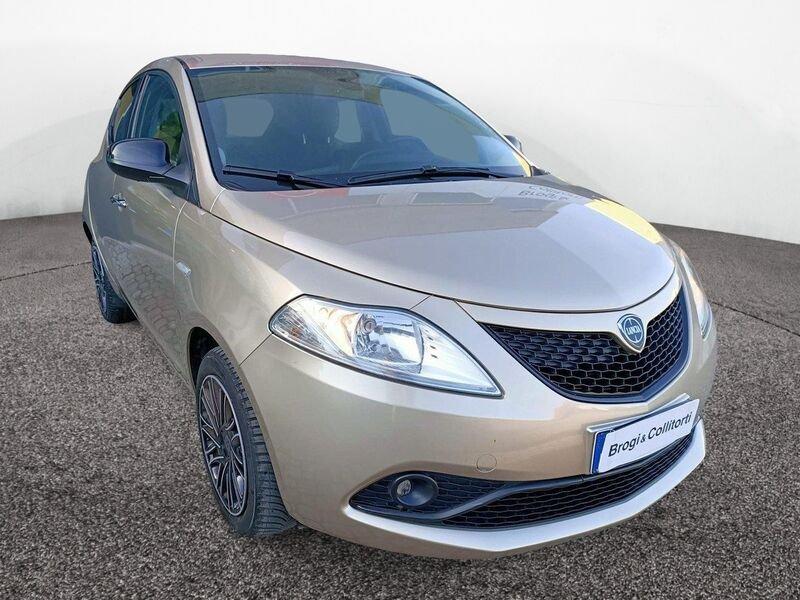 Lancia Ypsilon 1.0 firefly hybrid Gold s&s 70cv 5 Porte 1.0 FireFly Hybrid 70cv Gold S&S