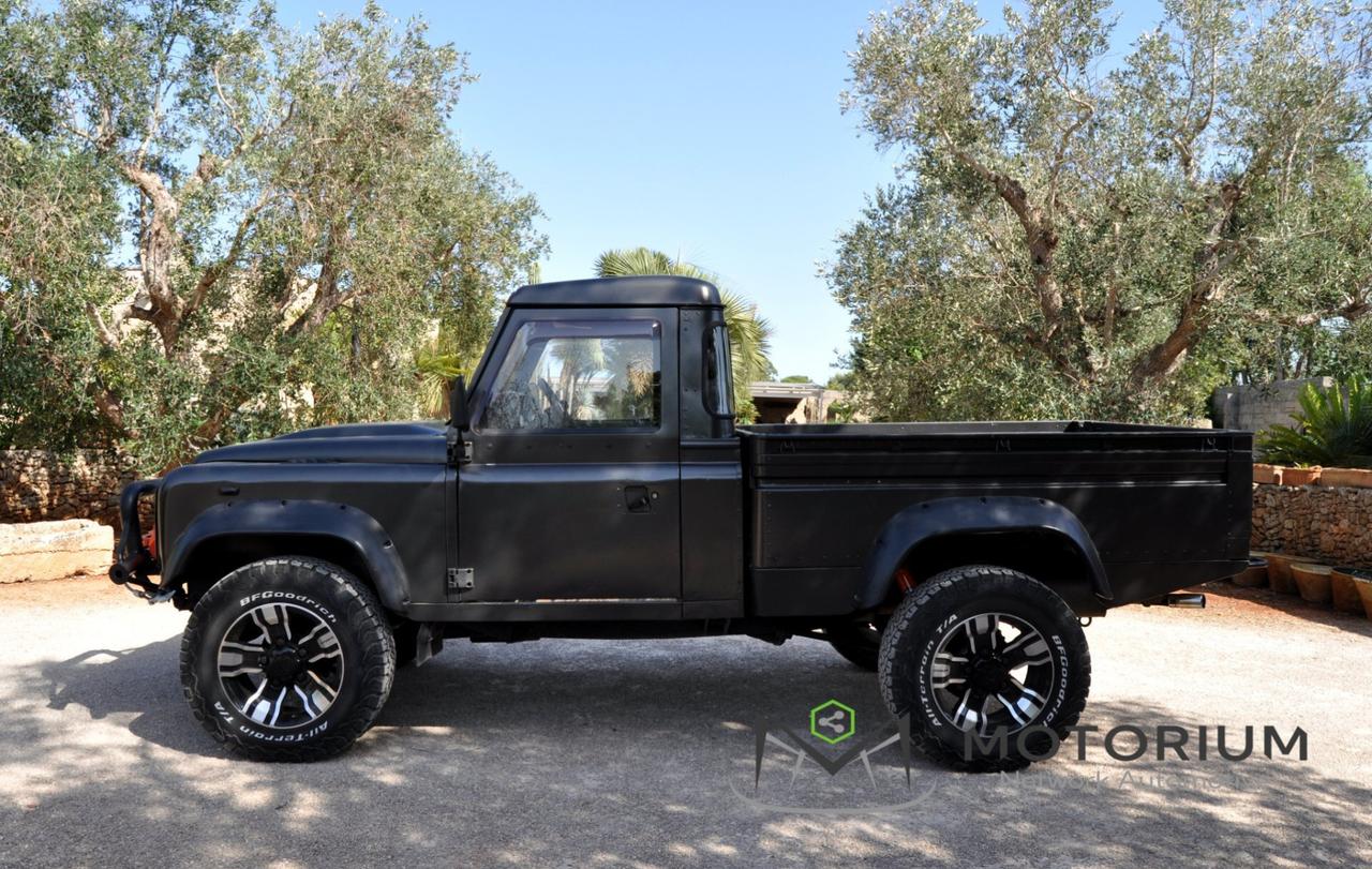 Land Rover Defender 110