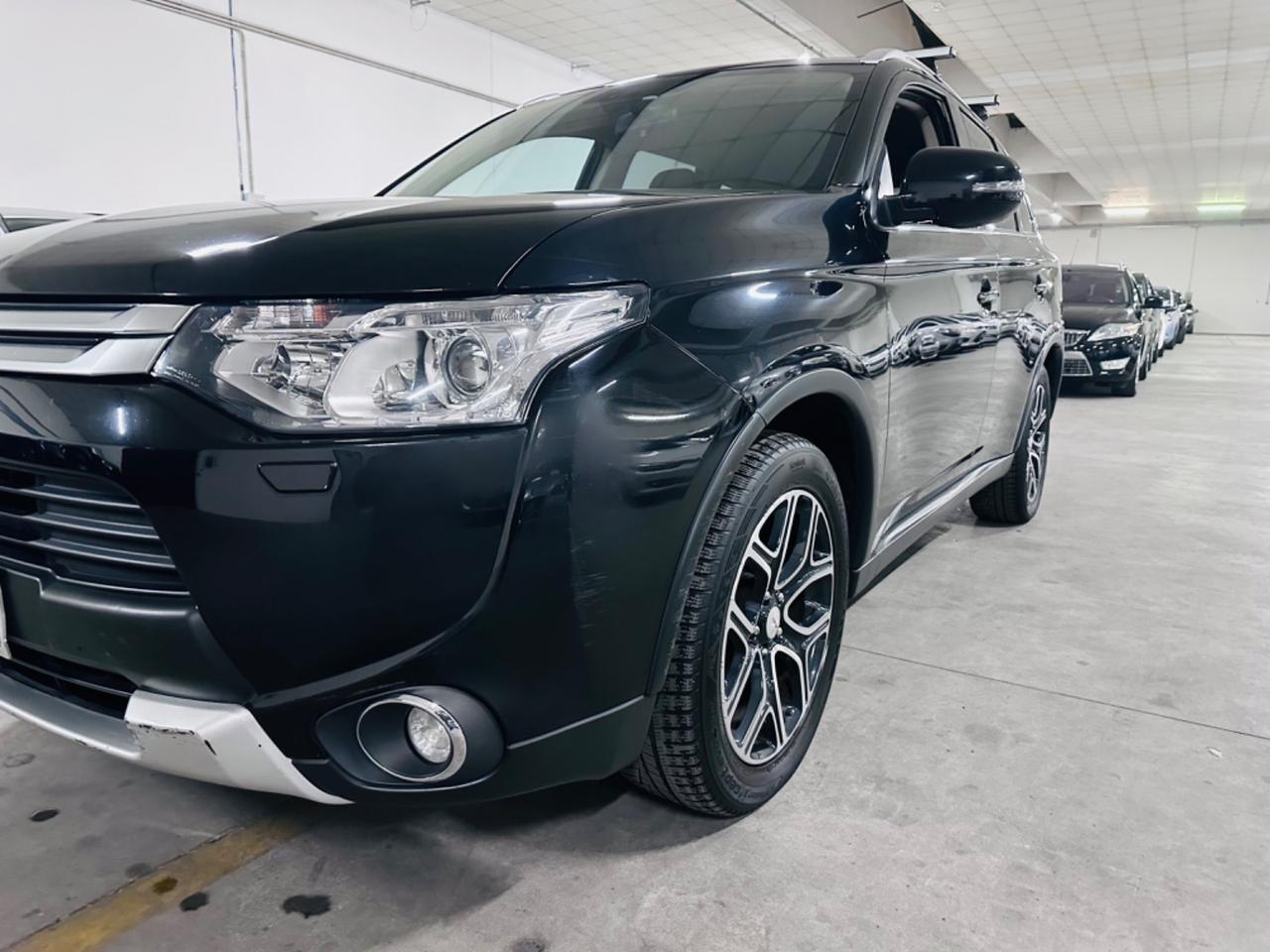 Mitsubishi Outlander 2.2 DI-D 4WD Intense