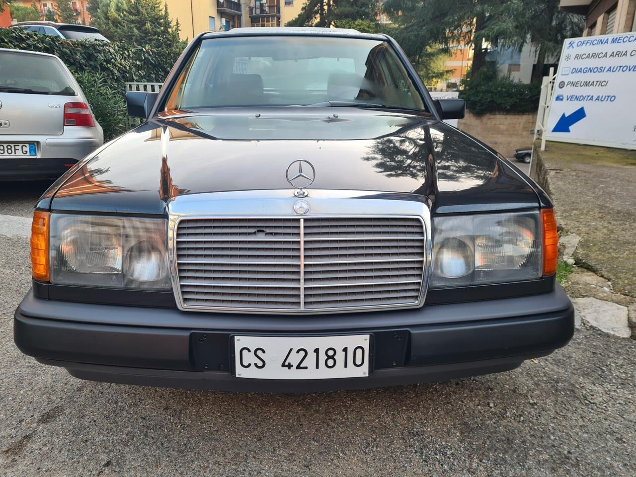 Mercedes-benz 300 E