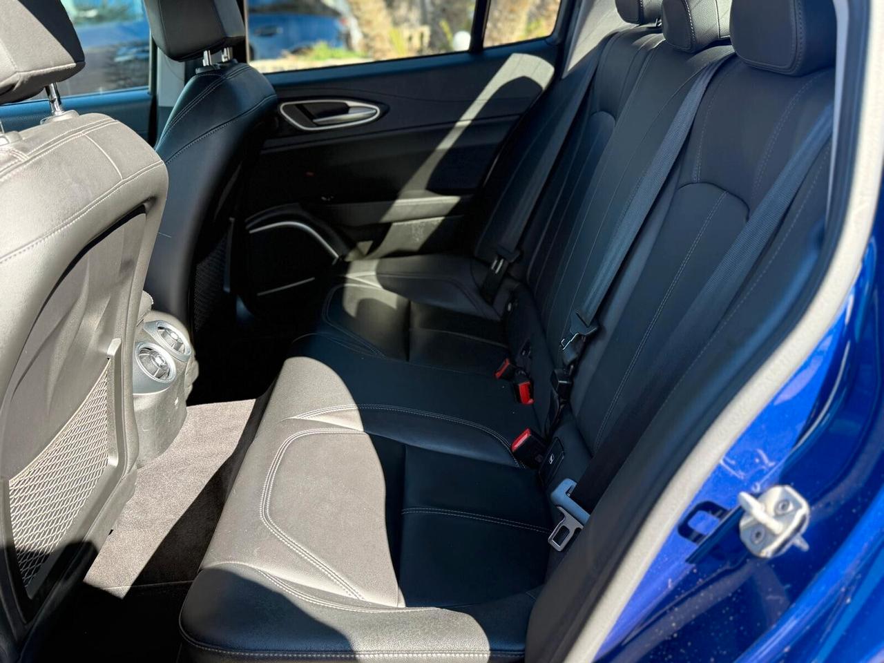 Alfa Giulia 2.2 TD 190 CV AT8 Executive Blu Anodizzato My2021