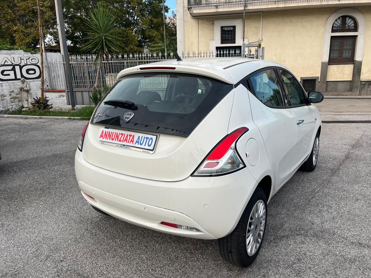 Lancia Ypsilon 0.9 TwinAir 85 CV Ecochic Gold