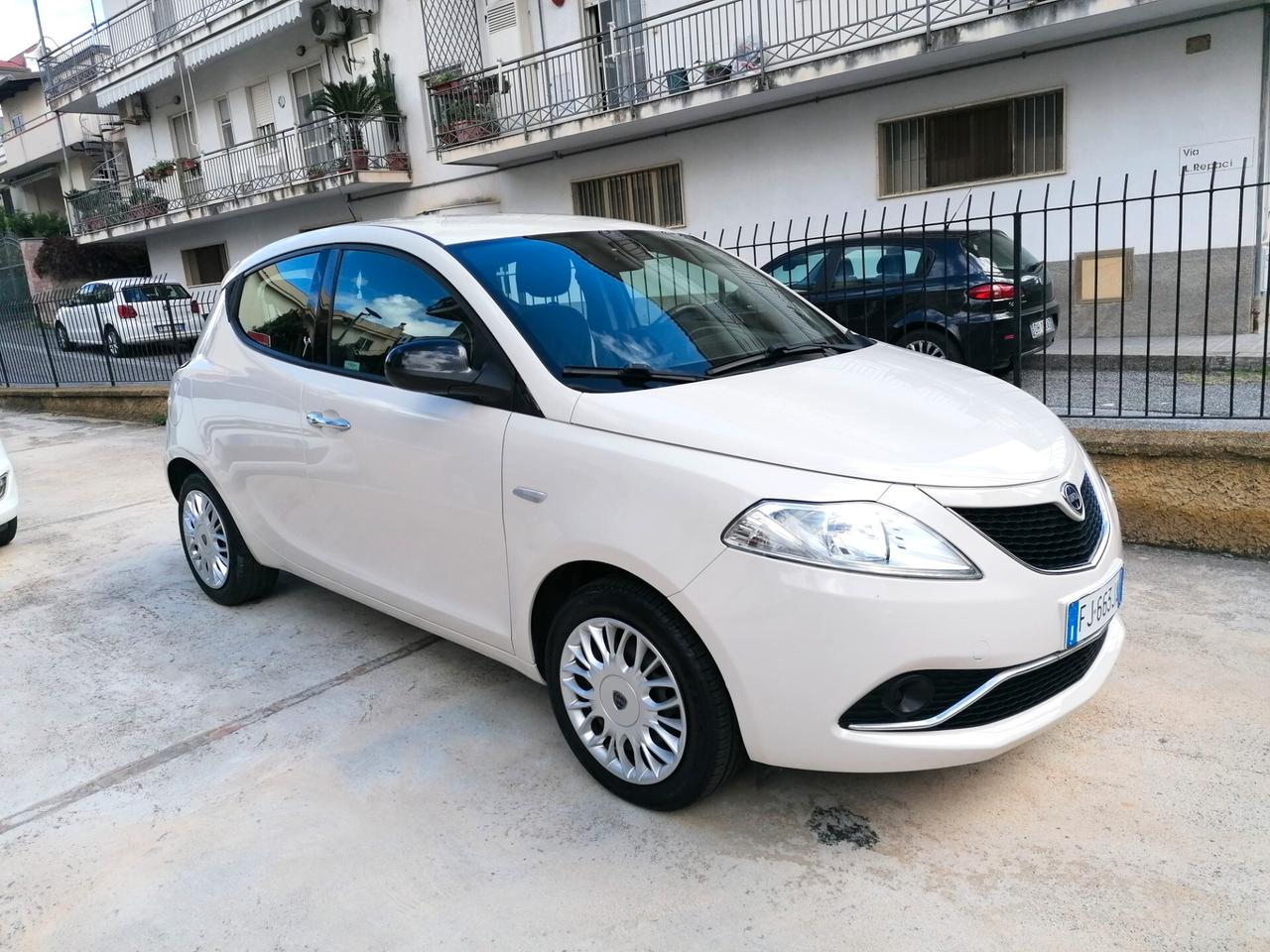 Lancia Ypsilon 1.2 69 CV 5 porte Gold