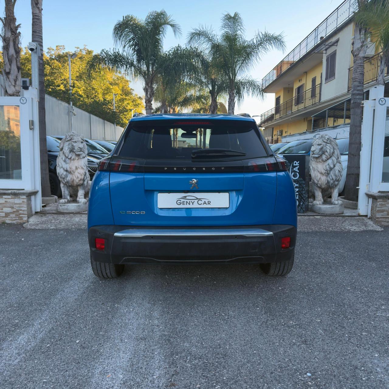 Peugeot 2008 motore elettrico 136 CV Allure Pack